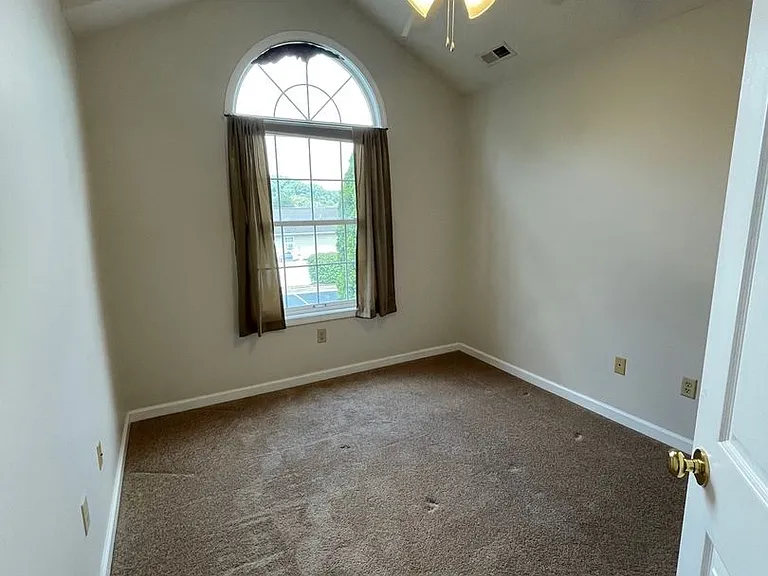 2415 Avonlea Ln — Photo 18
