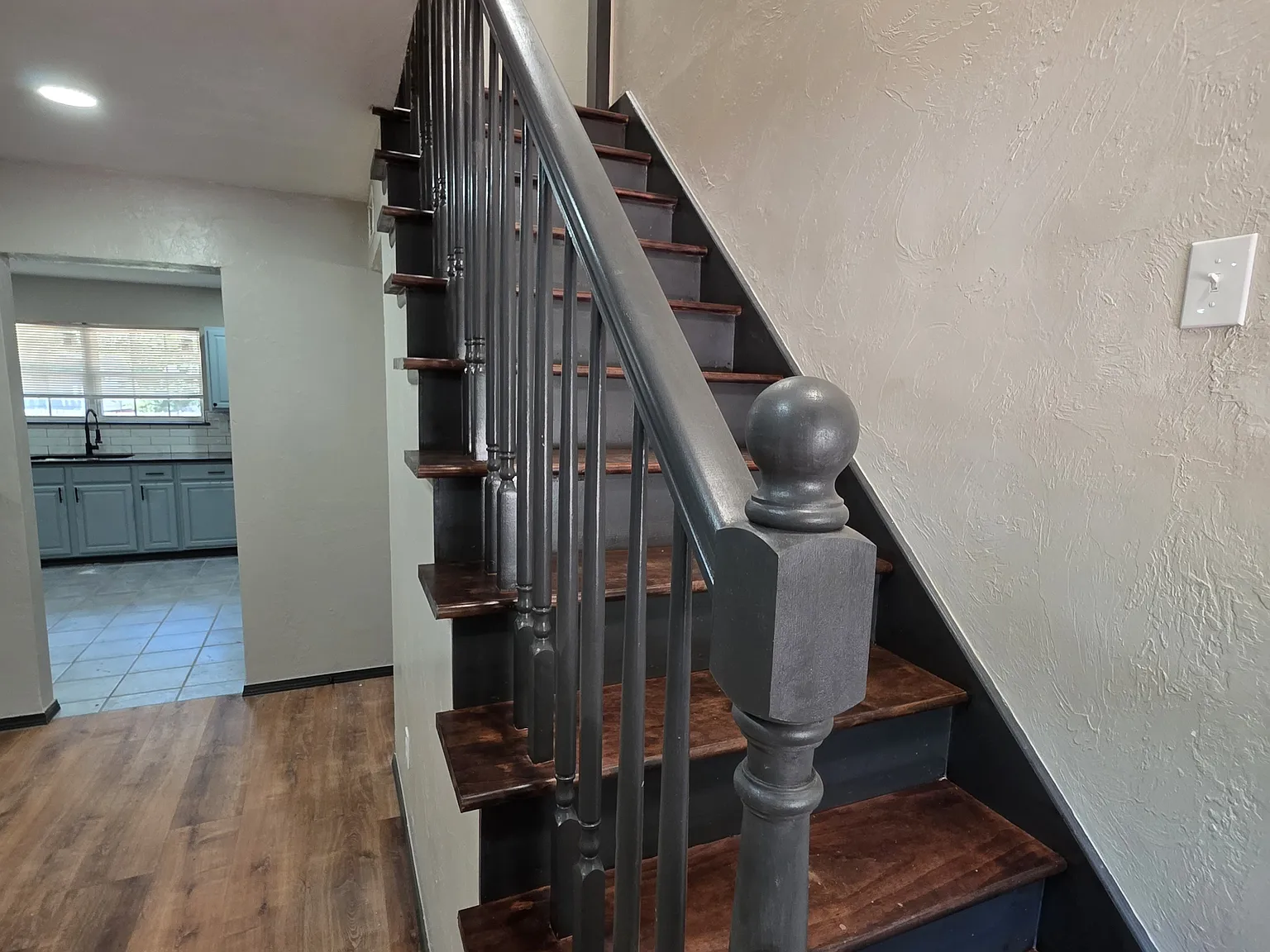 641 Redstone Avenue - 1 — Photo 3