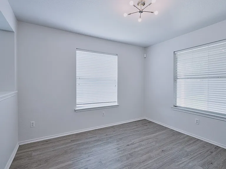 9316 Rowlands Sayle Rd — Photo 10