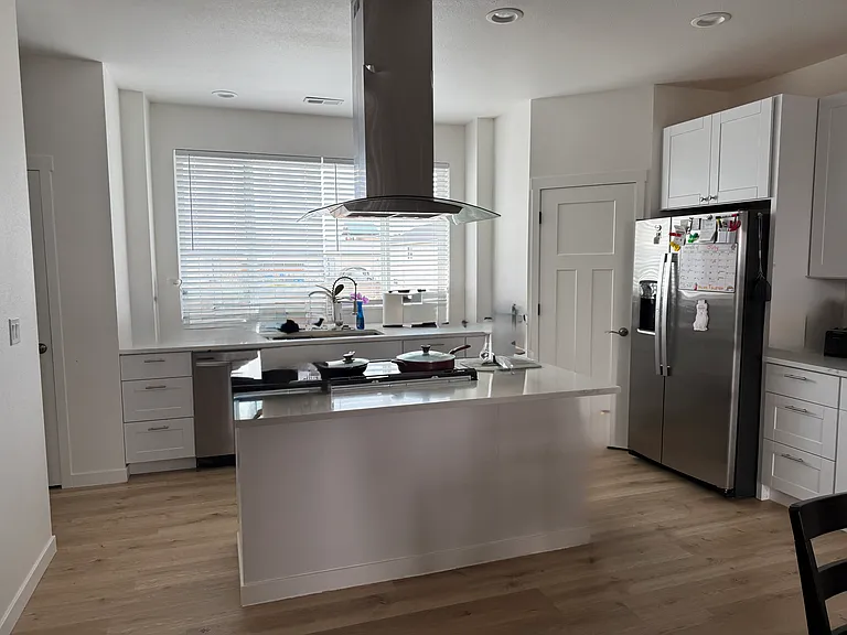 125 Claret Dr — Photo 2