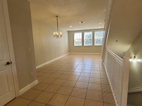 3rd image of 590 Amador Ln Unit 6