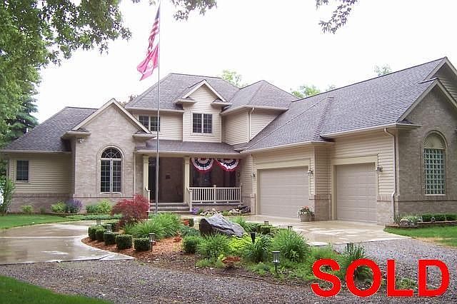 2nd image of 3258 Lakeshore Rd
