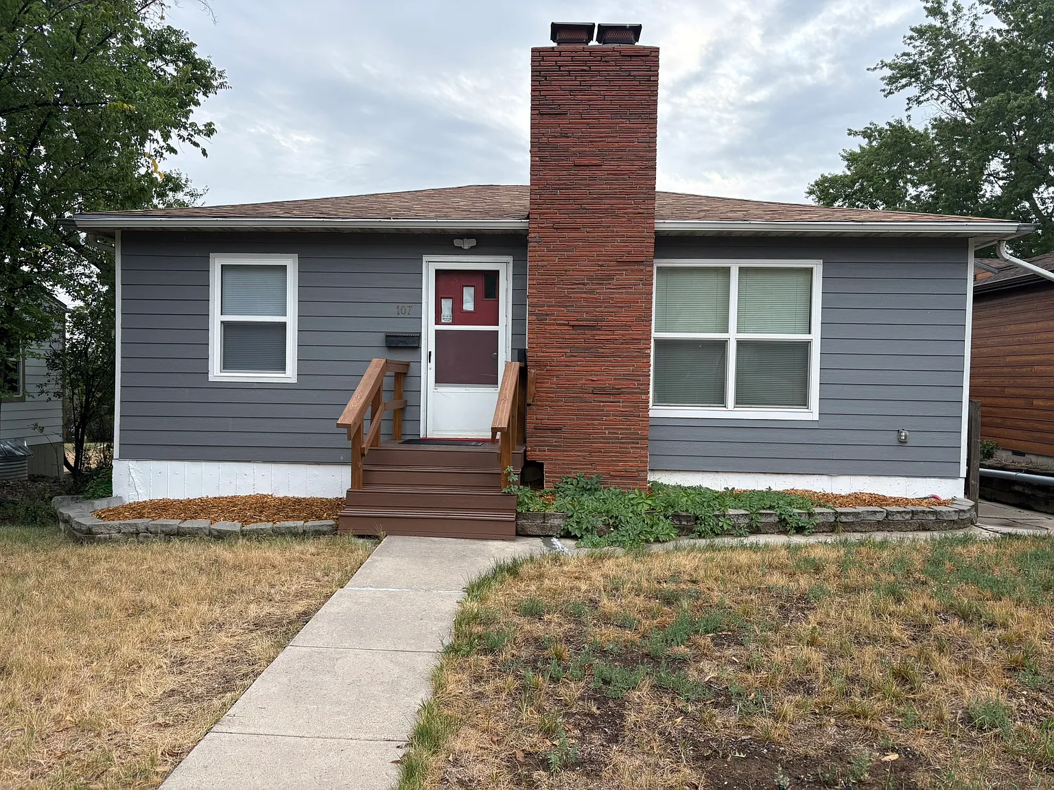 2 bed, 850 sqft, $1,100 — Photo 1