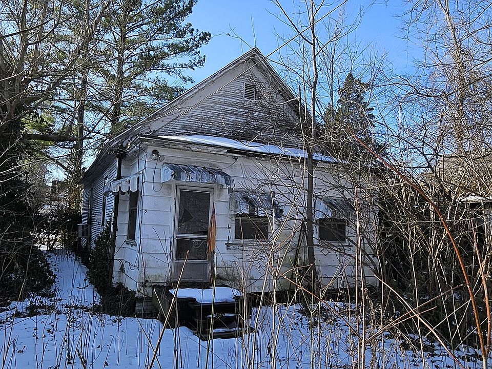 1st image of 216 N Delaware St