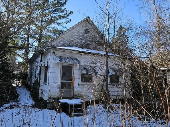 216 N Delaware St, Mounds, IL 62964