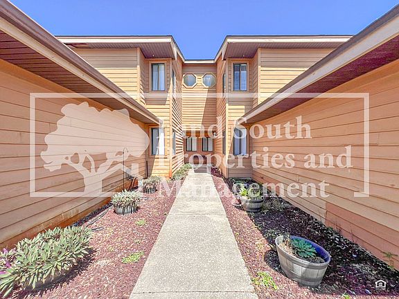 3rd image of 707 Carpenters Way APT 40