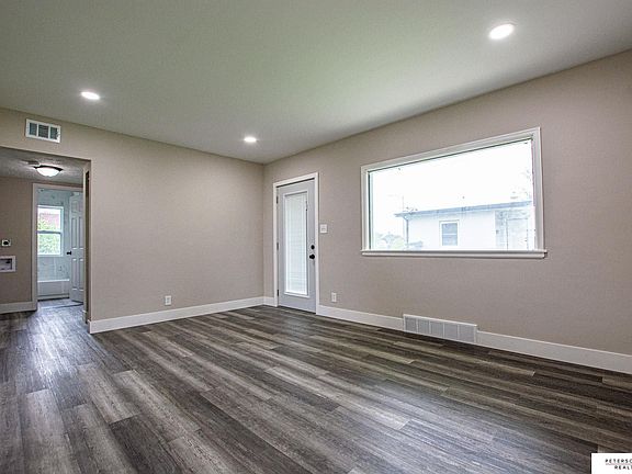 3rd image of 3307 S 32nd Ave