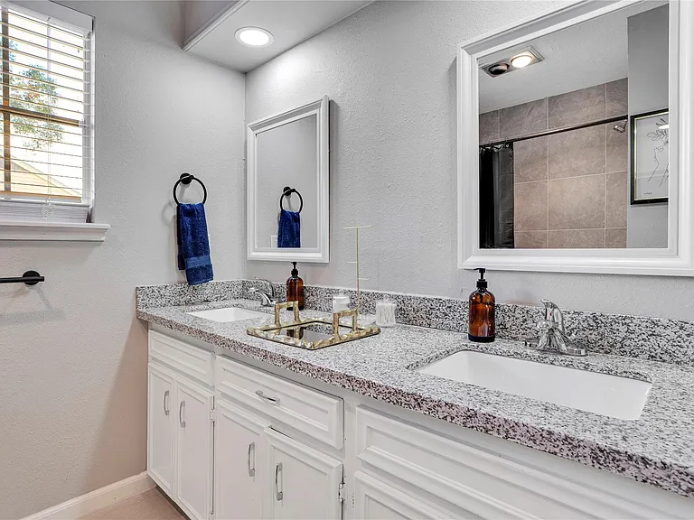 1523 Saddlecreek Dr — Photo 12