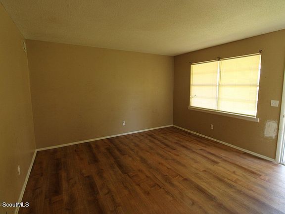 3rd image of 4851 Malabar Dr