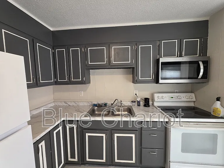 2313 Fitzgerald Ave — Photo 12