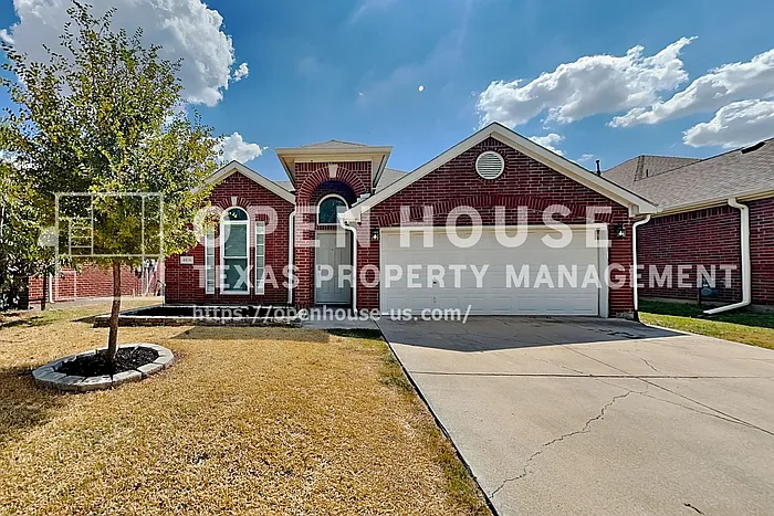 3 bed, 2.0 bath, 1955 sqft, $2,300 — Photo 1