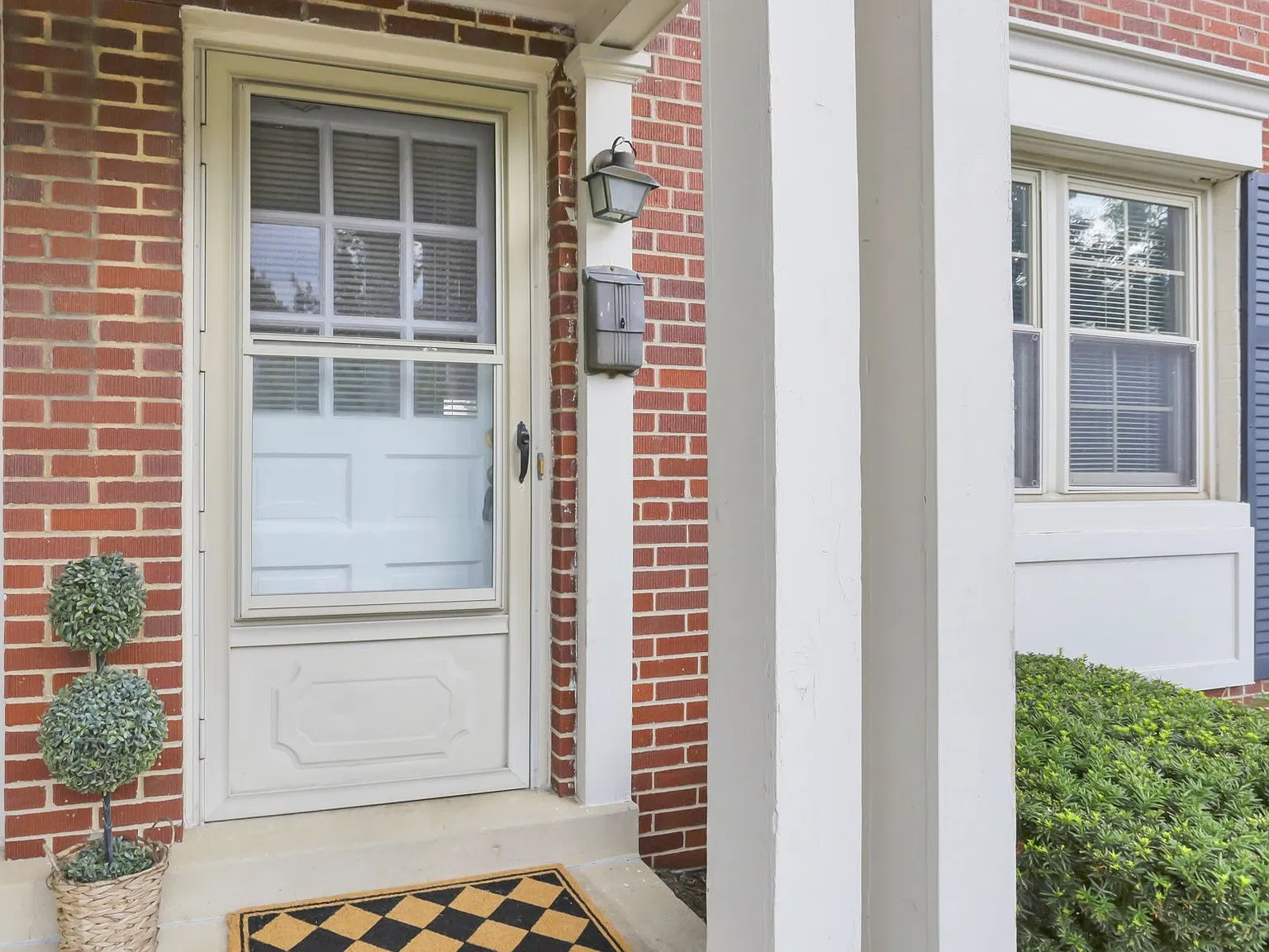 2 bed, 1282 sqft, $2,200 — Photo 2