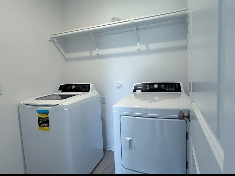 124 Greystone Ct — Photo 7
