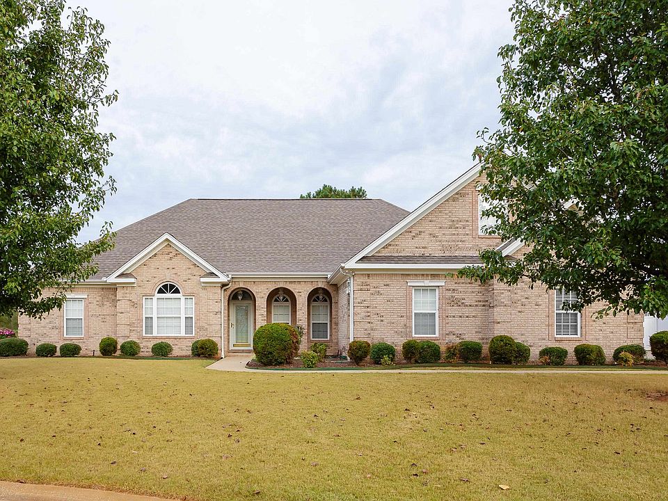 1st image of 288 Plantation Springs Dr