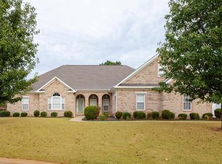 288 Plantation Springs Dr, Florence, AL 35630