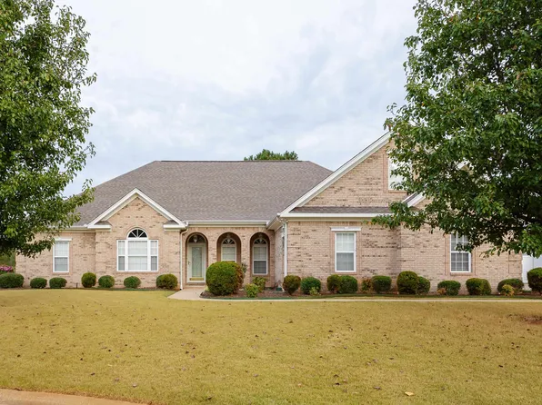 288 Plantation Springs Dr, Florence, AL 35630