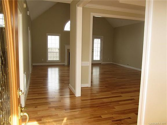 2nd image of 317 Forbes Ct