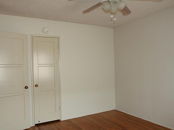 4th image of 1537 E Ocean Blvd APT 4