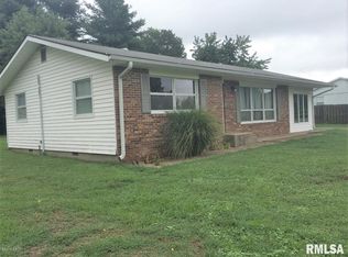 40 Lakeview St, Wolf Lake, IL 62998