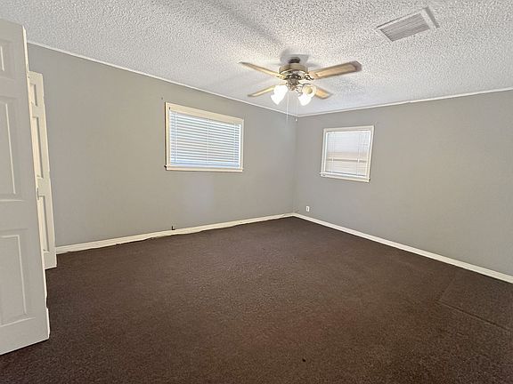 5th image of 514 W Avenue J