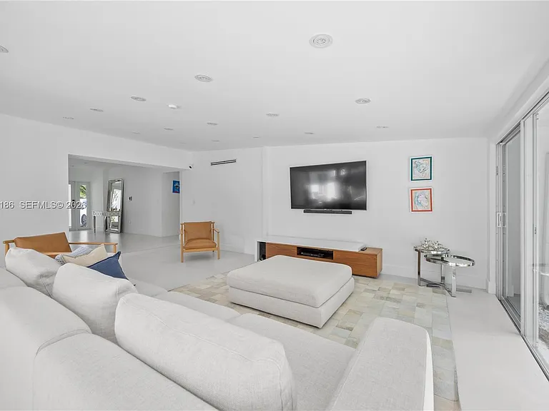 630 Allendale Rd — Photo 6