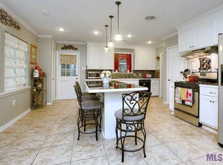 9640 S Riveroaks Dr, Baton Rouge, LA 70815