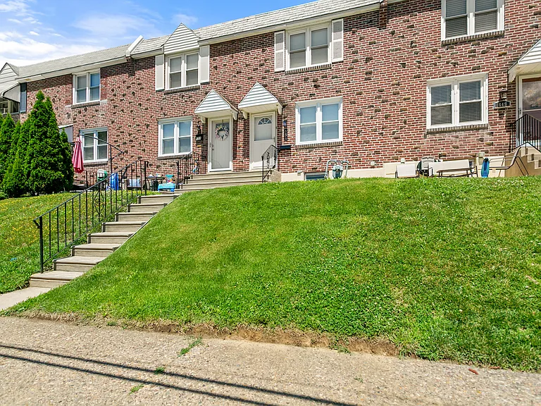 651 Magnolia Ave — Photo 1