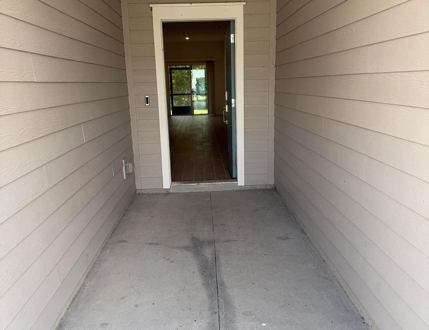 3 bed, 2.5 bath, 1707 sqft, $1,750 — Photo 3