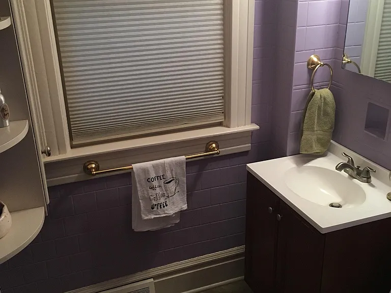 542 Putnam St — Photo 3