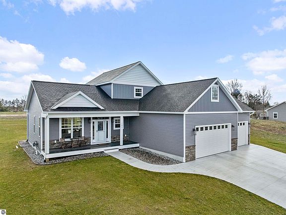 2nd image of 167 Stafford Dr