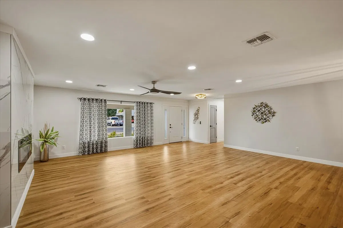 4 bed, 2644 sqft, $3,750 — Photo 3