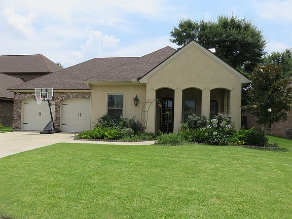 2nd image of 102 La Villa Cir