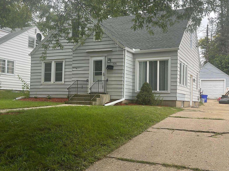 1826 Ohio Pkwy, Rockford, IL 61108 Zillow