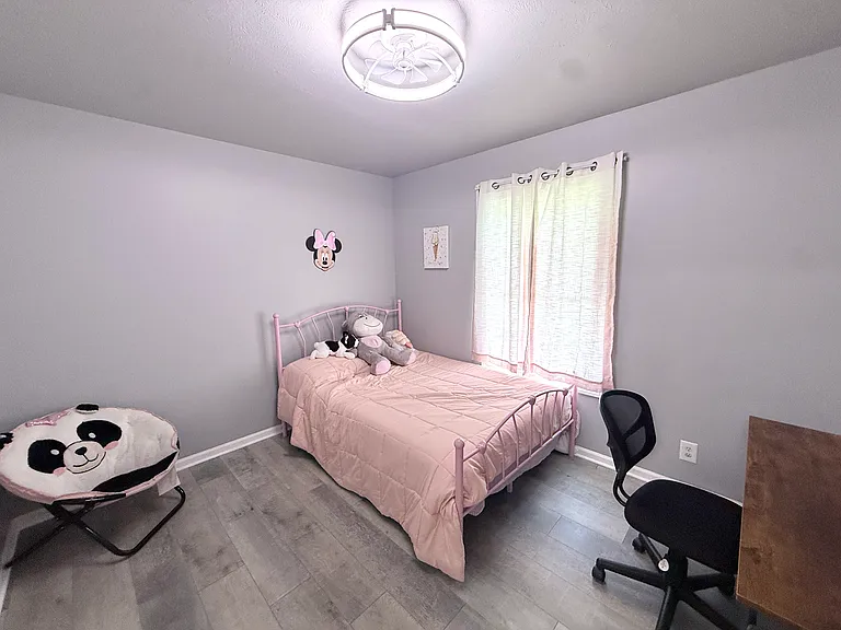 2244 W Taft St — Photo 6