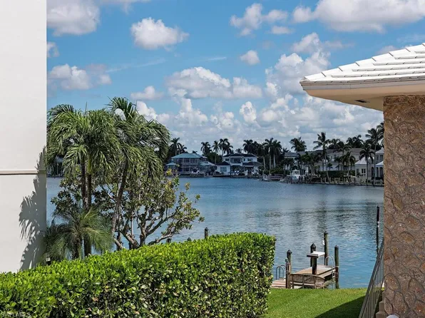 2500 Gulf Shore BLVD N #N7, NAPLES, FL 34103