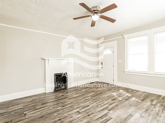 1089942_005_living_room_14125492.jpg
