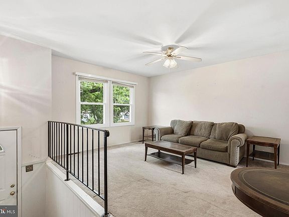 3rd image of 215 Compton Rd
