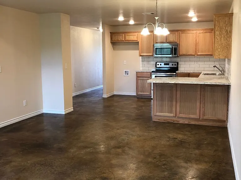 509 College St — Photo 36