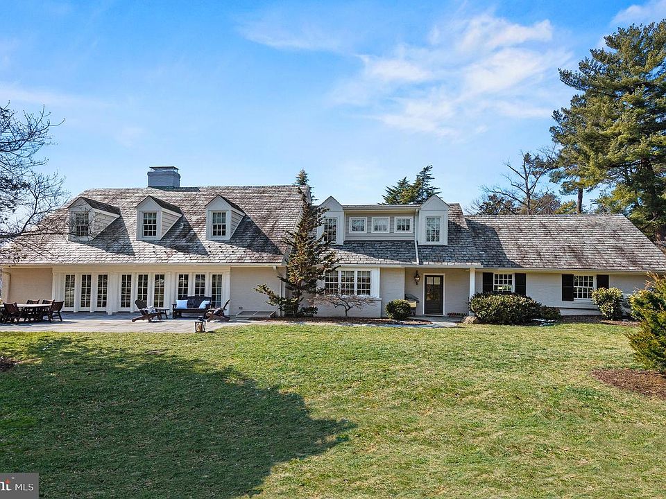 1st image of 10 Overhill Rd