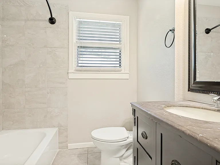 1913 Landa Dr — Photo 16