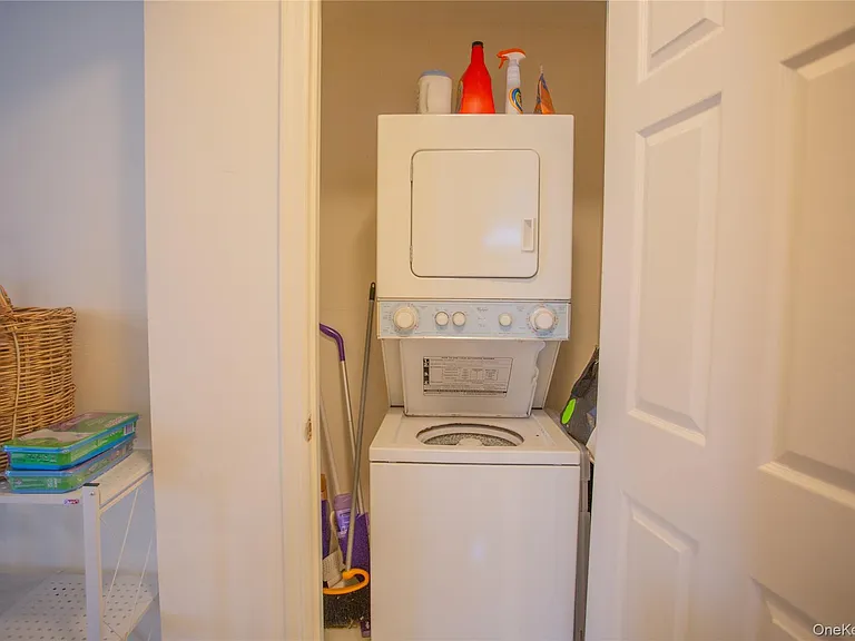 136 E Olive St — Photo 15