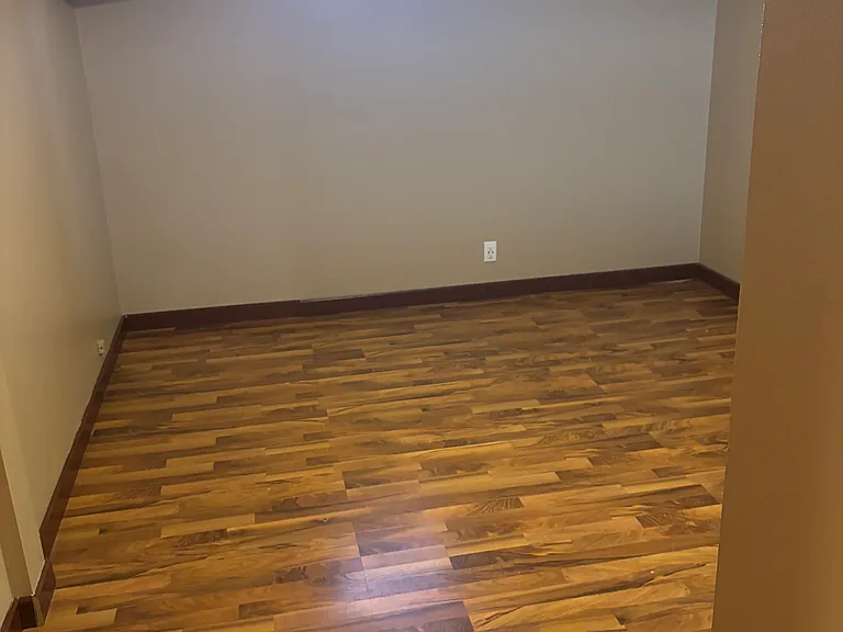 402 E Main St — Photo 14