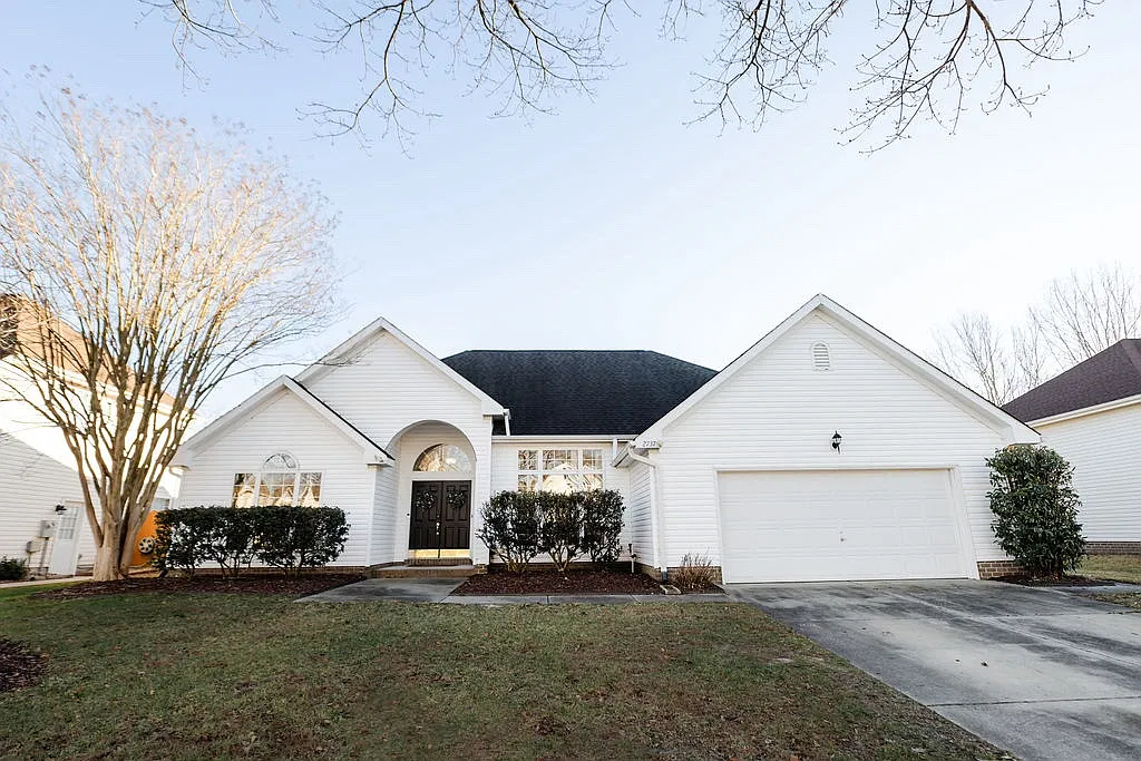 4 bed, 2277 sqft, $3,395 — Photo 2