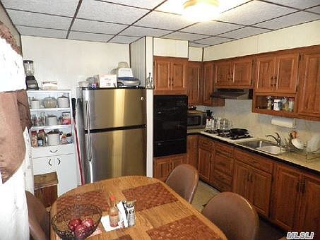 5th image of 22344 Murdock Ave