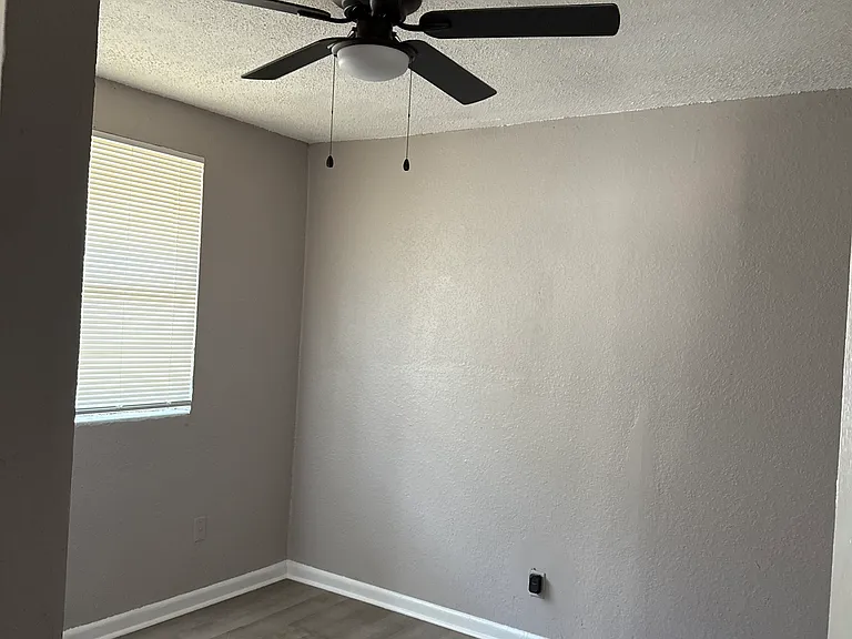 3020 Barnett St — Photo 12