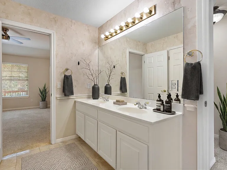 10707 Bramblecrest Dr — Photo 15