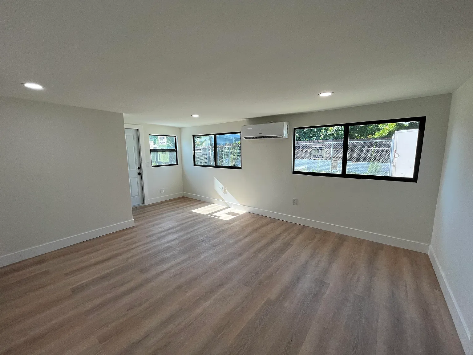 4 bed, 3.0 bath, 1857 sqft, $3,300 — Photo 4