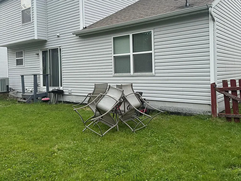 8305 Crete Ln — Photo 11