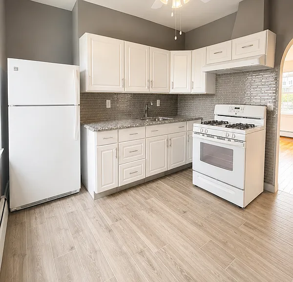 471 Division St #2 — Photo 7