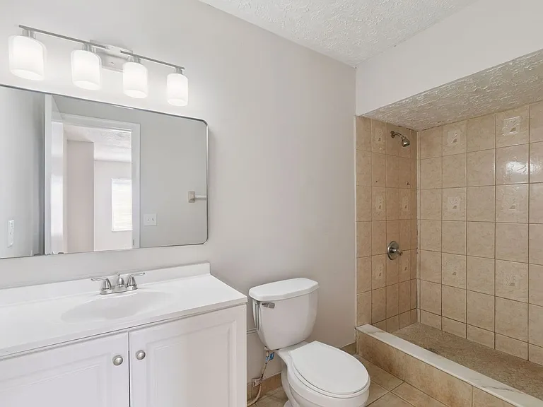 2853 Sanford Ave — Photo 10